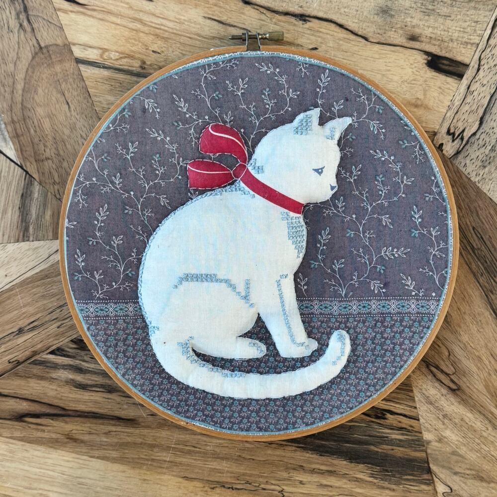 Vintage Cranston VIP Simple Treasures White Cat Applique Embroidery Hoop 10.5” - Picture 3 of 6